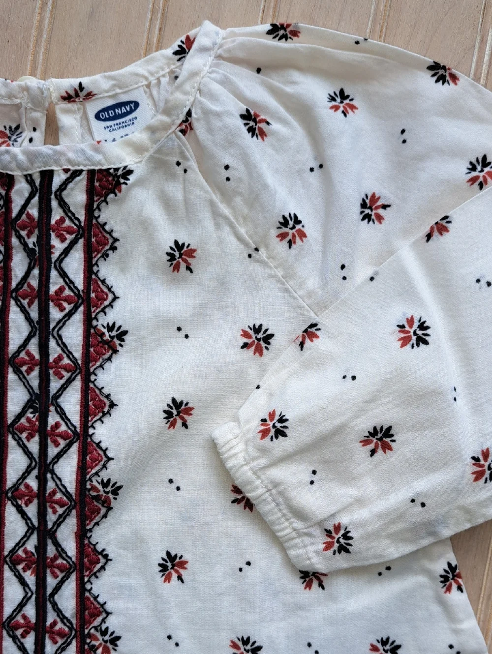 Old Navy Embroidered Boho Peasant Top 6-12M White Floral Cotton Festive